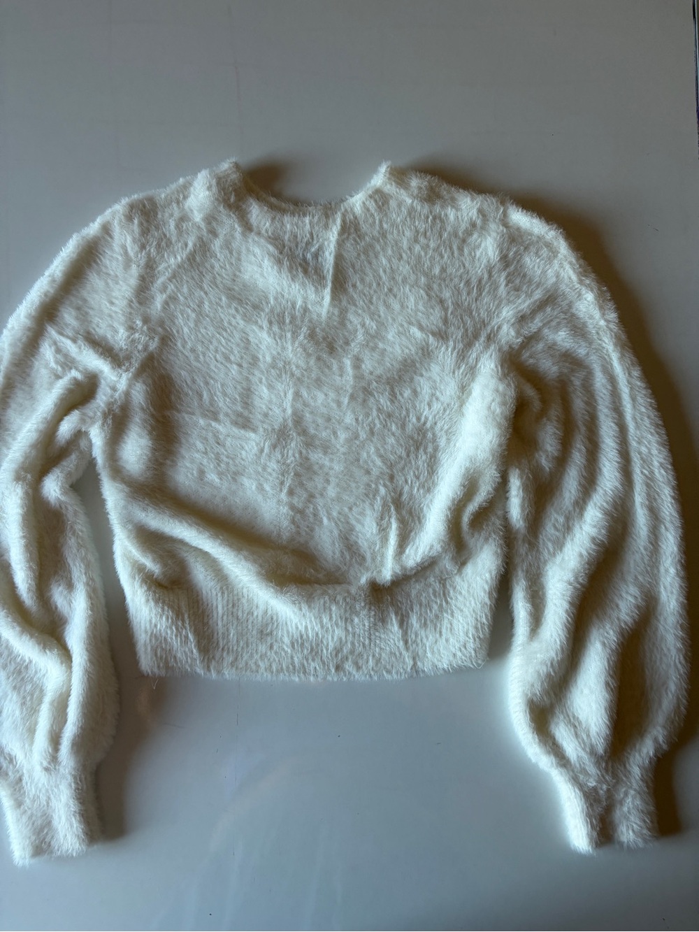 Aritzia Sunday Best medium White Fuzzy Crew Neck long Sleeve Kitten Sweater - Picture 7 of 8